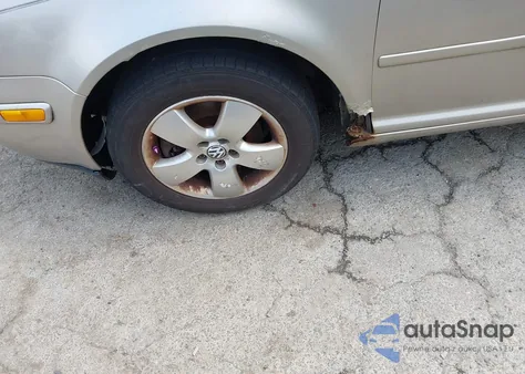 2005 Volkswagen Jetta Gls 2.0L z USA, uszkodzony, nr VIN WVWSL61J25W063079